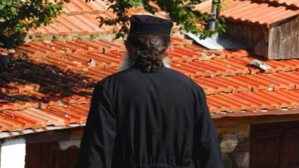 Τρίκαλα: «Με έκαιγε με σταυρό» – Βασανιστήρια από τον ιερέα με τους «μαϊμού» εράνους καταγγέλλει 23χρονος Τρίκαλα: «Με έκαιγε με σταυρό» – Βασανιστήρια από τον ιερέα με τους «μαϊμού» εράνους καταγγέλλει 23χρονος