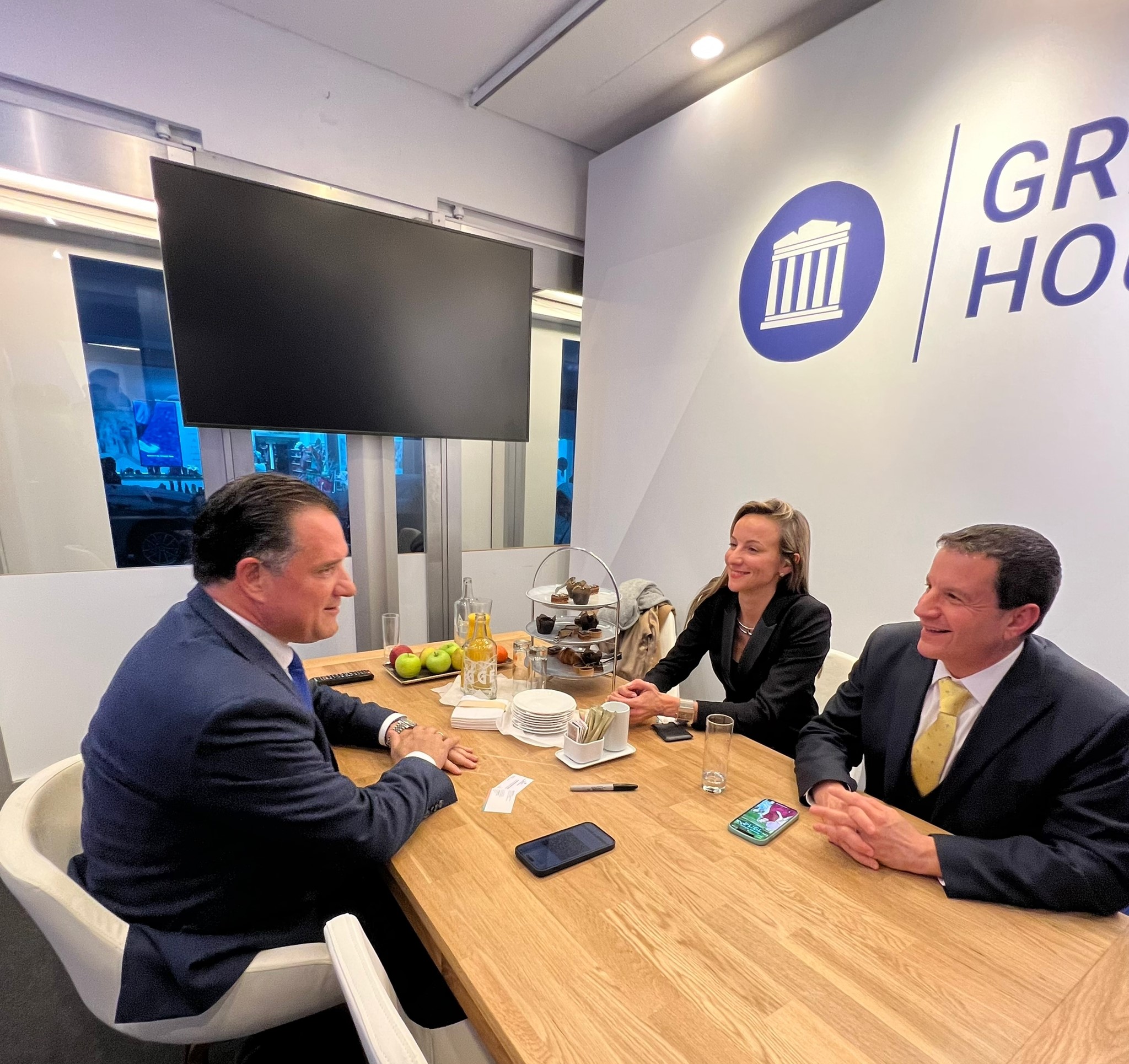 Δέσμευση για Βιωσιμότητα από τηνJTΙ στο GreekHouseστο Νταβός Δέσμευση για Βιωσιμότητα από τηνJTΙ στο GreekHouseστο Νταβός