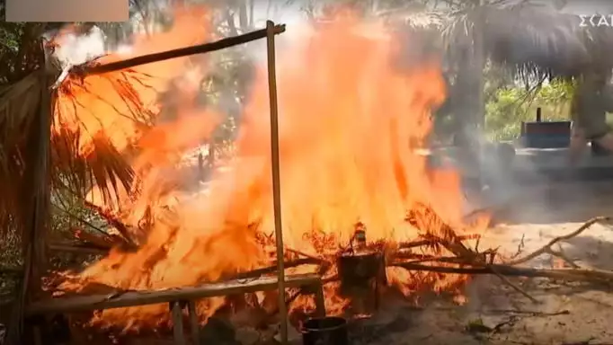Survivor: Φωτιά στην καλύβα – φεύγουν οι παίκτες απ’ το συμβούλιο (video-trailer) Survivor: Φωτιά στην καλύβα – φεύγουν οι παίκτες απ’ το συμβούλιο (video-trailer)