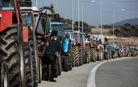 Βγάζουν τα τρακτέρ οι αγρότες  στον κυκλικό κόμβο Καρδίτσας αύριο Δευτέρα