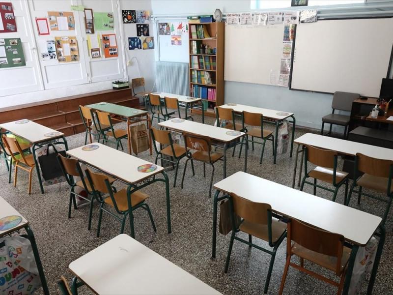 “Να μην ανοίξουν τα σχολεία τη Δευτέρα….”.Διευθυντής ΜΕΘ προειδοποιεί. “Να μην ανοίξουν τα σχολεία τη Δευτέρα….”.Διευθυντής ΜΕΘ προειδοποιεί.
