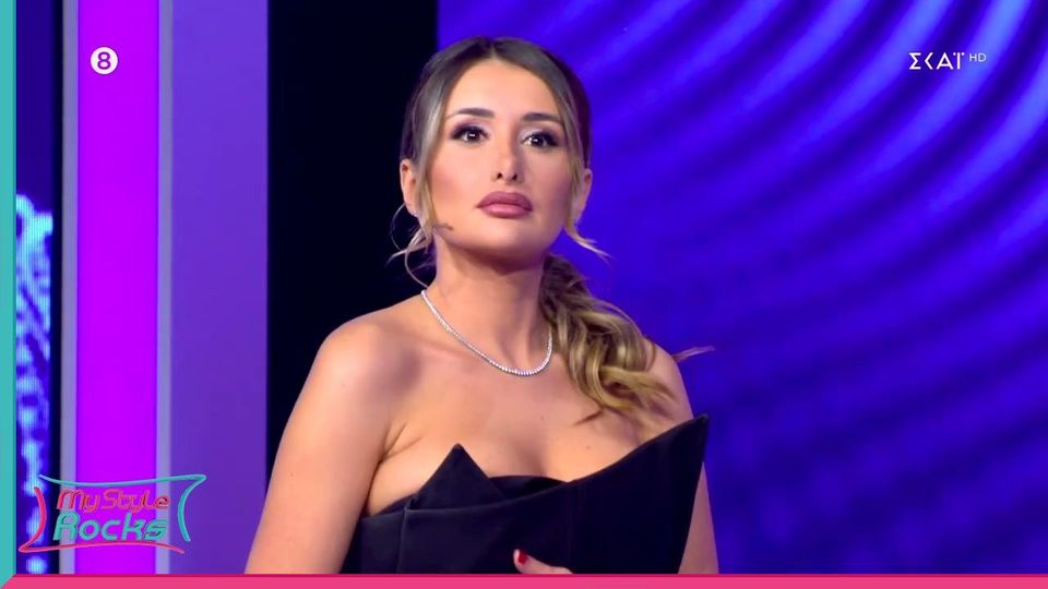 My Style Rocks:Πανικός με παίκτρια που έδειξε αυτό που δεν έπρεπε.Το έπιασε η κάμερα και έγινε χαμός. My Style Rocks:Πανικός με παίκτρια που έδειξε αυτό που δεν έπρεπε.Το έπιασε η κάμερα και έγινε χαμός.