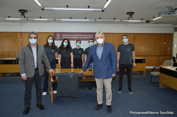 Φοιτητική Ομάδα του ΑΠΘ κέρδισε χρυσό μετάλλιο σε παγκόσμιο διαγωνισμό συνθετικής βιολογίας Φοιτητική Ομάδα του ΑΠΘ κέρδισε χρυσό μετάλλιο σε παγκόσμιο διαγωνισμό συνθετικής βιολογίας