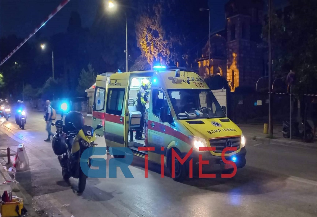 Θεσσαλονίκη: Μηχανή παρέσυρε και εγκατέλειψε γιαγιά με το εγγόνι της
