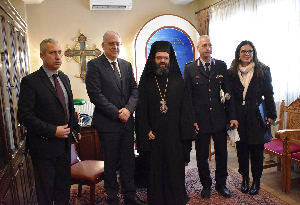 Ο Τάκης Θεοδωρικάκος στο Μητροπολίτη Μαρωνείας Ο Τάκης Θεοδωρικάκος στο Μητροπολίτη Μαρωνείας