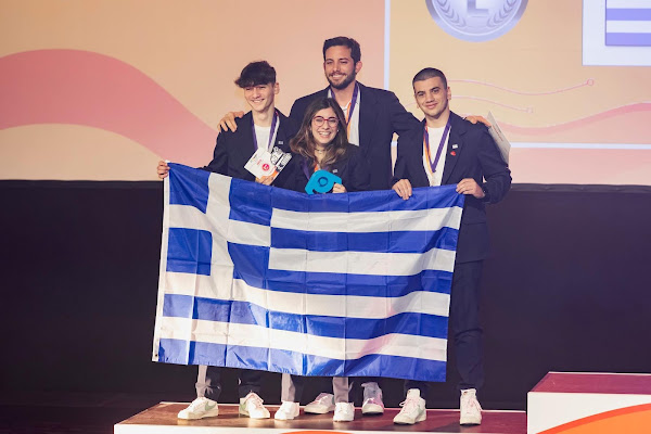 Τέσσερα ελληνόπουλα κέρδισαν αργυρό μετάλλιο στην Παγκόσμια Ολυμπιάδα Ρομποτικής Τέσσερα ελληνόπουλα κέρδισαν αργυρό μετάλλιο στην Παγκόσμια Ολυμπιάδα Ρομποτικής
