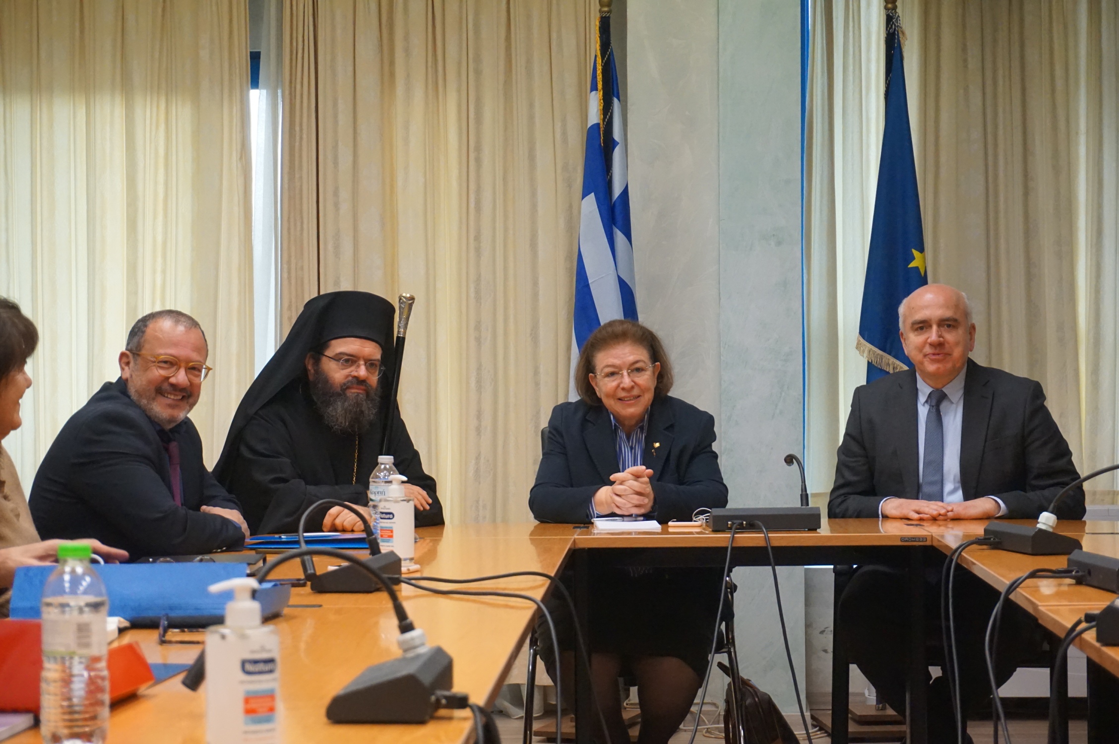Σύσκεψη υπό την Υπουργό Πολιτισμού για τα έργα ανάπλασης του ιστορικού κέντρου της Κομοτηνής Σύσκεψη υπό την Υπουργό Πολιτισμού για τα έργα ανάπλασης του ιστορικού κέντρου της Κομοτηνής