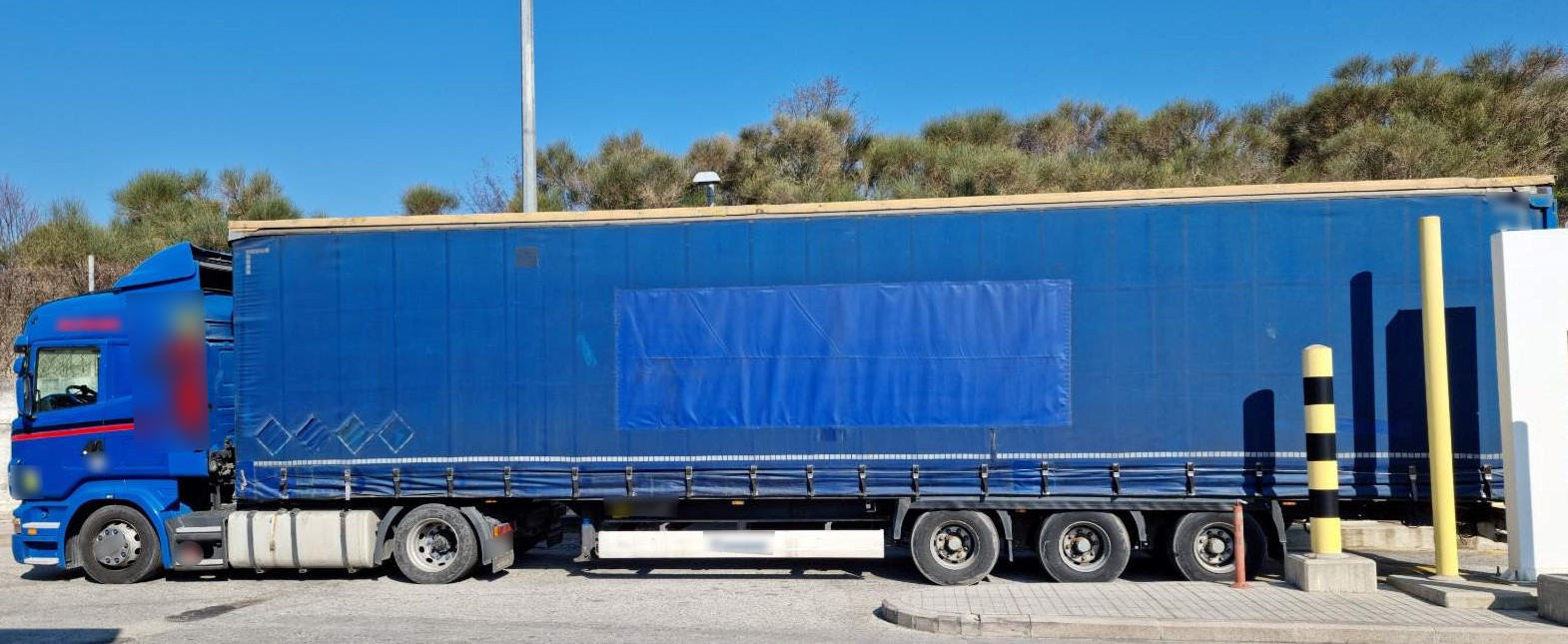 Συνελήφθησαν τρεις διακινητές οι οποίοι προωθούσαν στο εσωτερικό της χώρας, σε δύο διαφορετικές περιπτώσεις, μη νόμιμους μετανάστες Συνελήφθησαν τρεις διακινητές οι οποίοι προωθούσαν στο εσωτερικό της χώρας, σε δύο διαφορετικές περιπτώσεις, μη νόμιμους μετανάστες