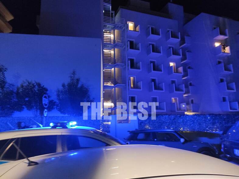 Πάτρα: Πτώση 18χρονου από μπαλκόνι ξενοδοχείου στην παραλιακή Πάτρα: Πτώση 18χρονου από μπαλκόνι ξενοδοχείου στην παραλιακή