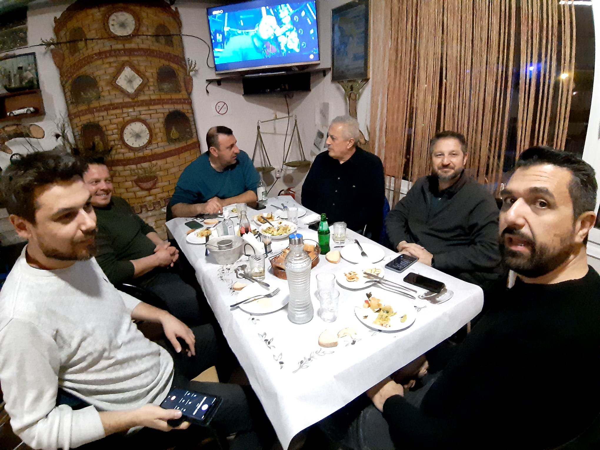 Στου Κανέλλη… την ταβέρνα.. Στου Κανέλλη… την ταβέρνα..