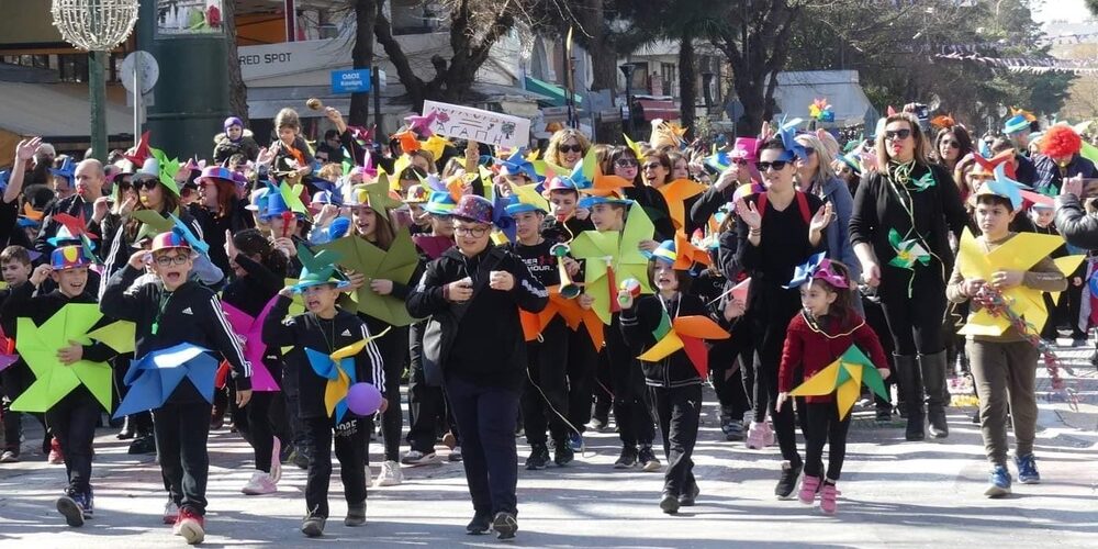 Αλεξανδρούπολη: Ξεφάντωμα στους ρυθμούς της μαθητικής καρναβαλικής παρέλασης (φωτό) Αλεξανδρούπολη: Ξεφάντωμα στους ρυθμούς της μαθητικής καρναβαλικής παρέλασης (φωτό)