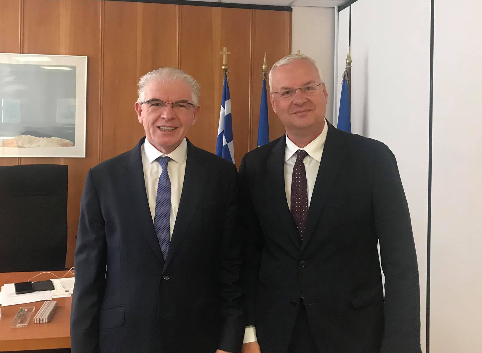 Αποζημιώσεις 270.000 ευρώ από τον ΕΛΓΑ για προϊόντα του νομού Ροδόπης σε 347 παραγωγούς Αποζημιώσεις 270.000 ευρώ από τον ΕΛΓΑ για προϊόντα του νομού Ροδόπης σε 347 παραγωγούς