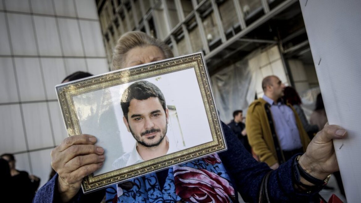 Το χρονικό της υπόθεσης του Μάριου Παπαγεωργίου που συγκλόνισε την Ελλάδα-Σοκαριστική μαρτυρία κρατούμενου – Βρέθηκε κρανίο με τρύπα από σφαίρα Το χρονικό της υπόθεσης του Μάριου Παπαγεωργίου που συγκλόνισε την Ελλάδα-Σοκαριστική μαρτυρία κρατούμενου – Βρέθηκε κρανίο με τρύπα από σφαίρα