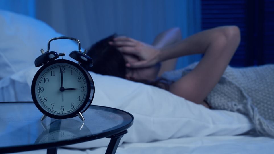 Αϋπνίες τέλος: Κόλπα που θα σας βοηθήσουν να κοιμηθείτε σε λίγα λεπτά