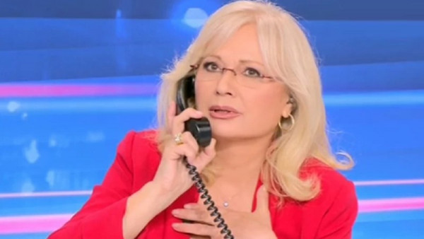 Φως στο Τούνελ: Σοκαρισμένη η Νικολούλη στη διάρκεια της εκπομπής της, από πληροφορία που έλαβε σε μήνυμα Φως στο Τούνελ: Σοκαρισμένη η Νικολούλη στη διάρκεια της εκπομπής της, από πληροφορία που έλαβε σε μήνυμα