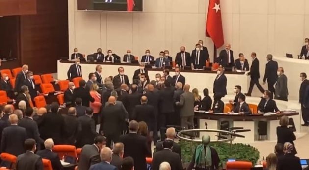 Τουρκική Αντιπολίτευση: «Να κάνουμε το Αιγαίο θάλασσα ειρήνης»- κινείται σε διαφορετικό μήκος κύματος από τον Ερντογάν- υπόσχεται επιστροφή στη Δύση Τουρκική Αντιπολίτευση: «Να κάνουμε το Αιγαίο θάλασσα ειρήνης»- κινείται σε διαφορετικό μήκος κύματος από τον Ερντογάν- υπόσχεται επιστροφή στη Δύση