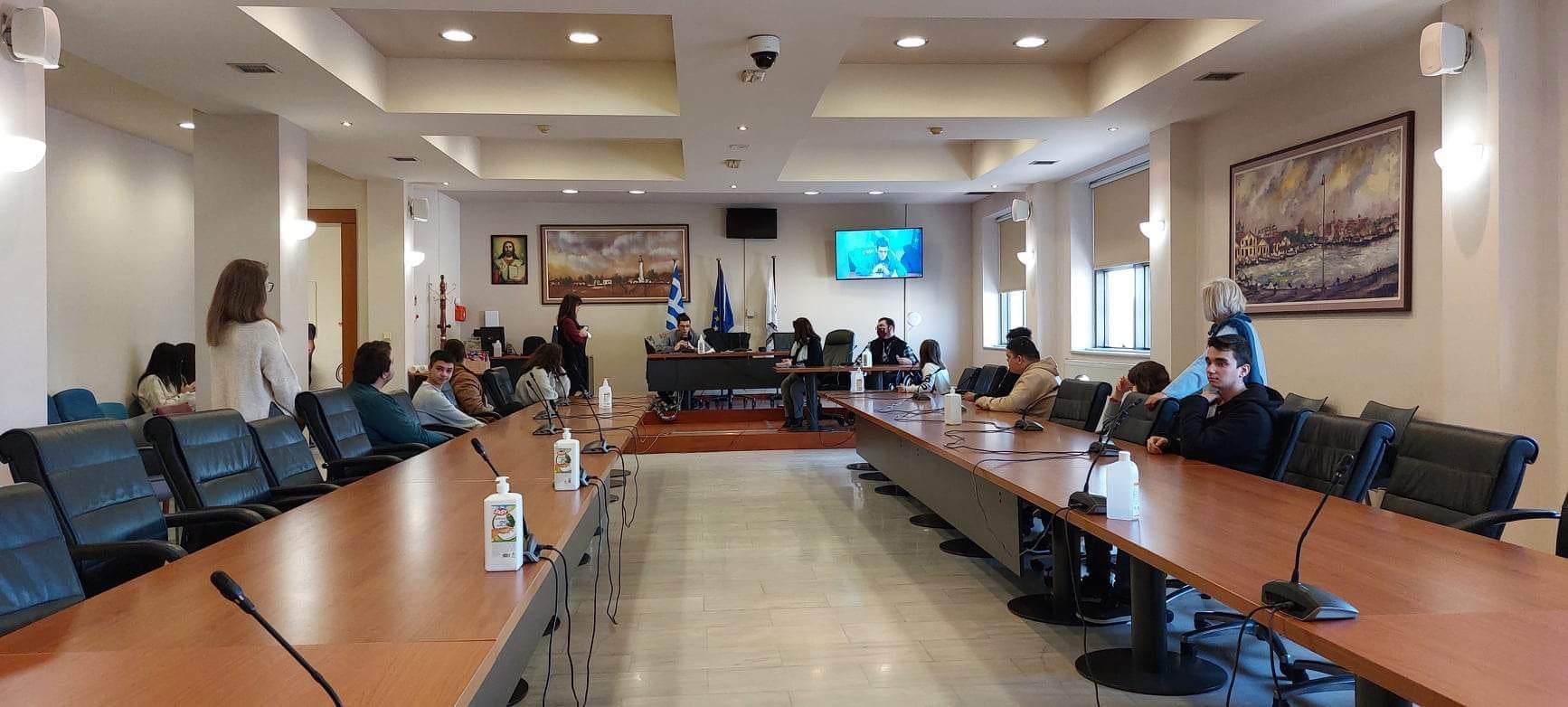 Στα έδρανα του Δημοτικού Συμβουλίου το 15μελές του Ειδικού Σχολείου Αλεξανδρούπολης Στα έδρανα του Δημοτικού Συμβουλίου το 15μελές του Ειδικού Σχολείου Αλεξανδρούπολης