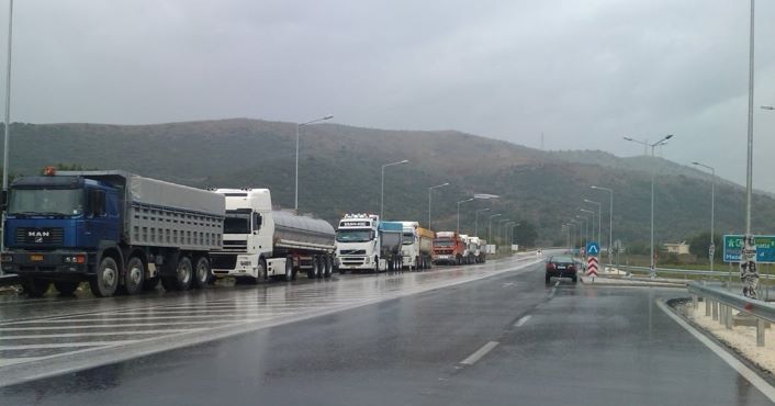 Απαγόρευση κυκλοφορίας φορτηγών στην Εγνατία Οδό, λόγω ισχυρών ανέμων Απαγόρευση κυκλοφορίας φορτηγών στην Εγνατία Οδό, λόγω ισχυρών ανέμων