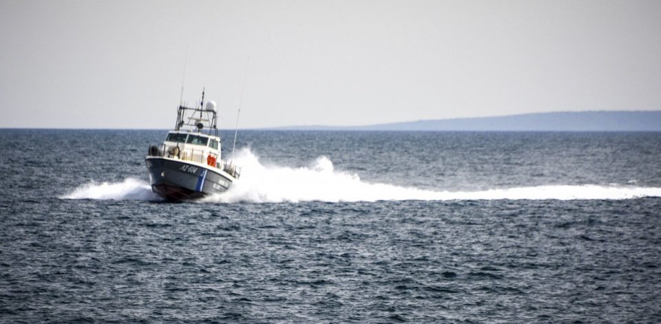 Σύλληψη διακινητών από το Ελληνικό Λιμενικό στην Κω ύστερα από καταδίωξη