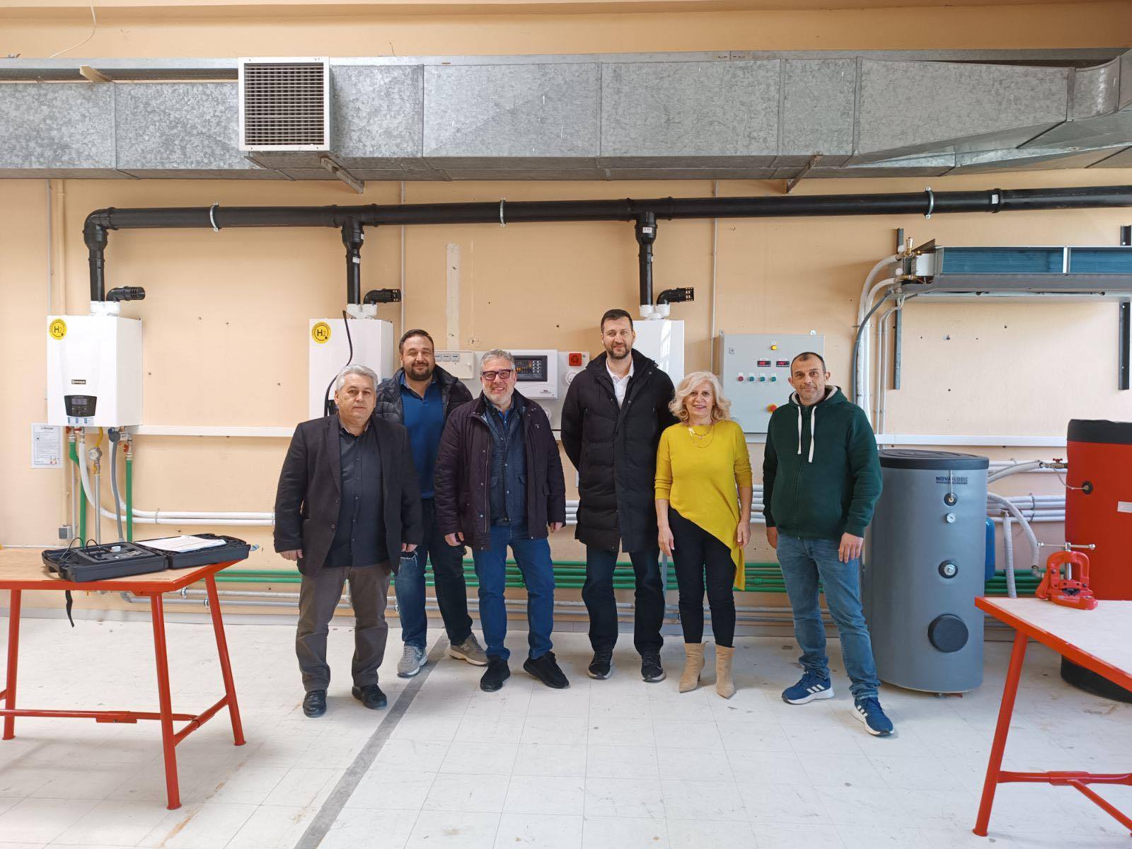Ο ΤΑΠ δώρισε στο 1ο ΕΚ Κομοτηνής εργαστήριο φυσικού αερίου Ο ΤΑΠ δώρισε στο 1ο ΕΚ Κομοτηνής εργαστήριο φυσικού αερίου