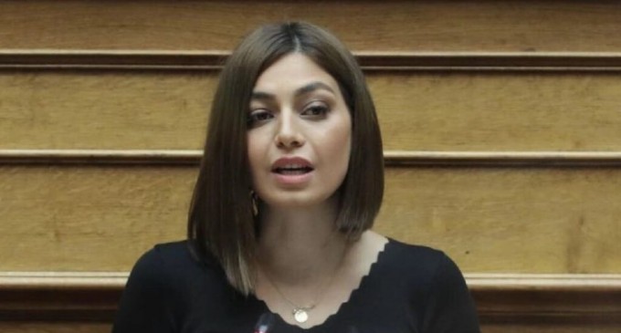 Άγνωστος στέλνει φωτο με τα γεννητικά του όργανα στην βουλευτή του ΜέΡΑ25, Μαρία Απατζίδη-Το μήνυμα -απάντηση της βουλευτού στο διαδίκτυο Άγνωστος στέλνει φωτο με τα γεννητικά του όργανα στην βουλευτή του ΜέΡΑ25, Μαρία Απατζίδη-Το μήνυμα -απάντηση της βουλευτού στο διαδίκτυο