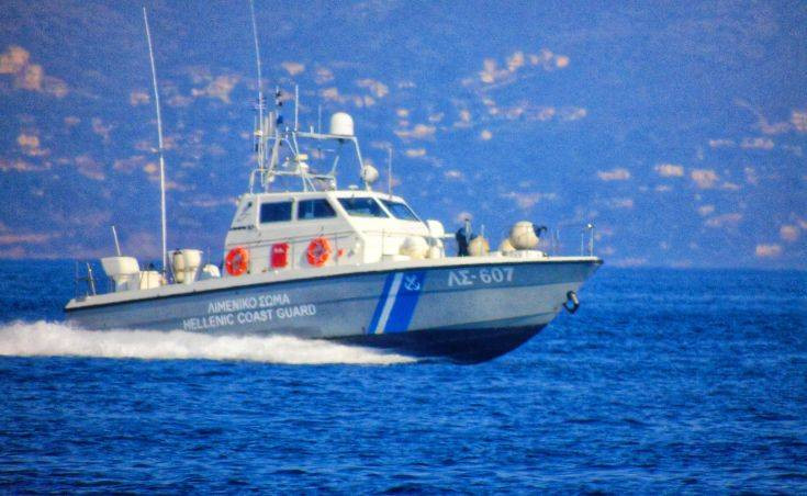 Ναυάγιο στο Φαρμακονήσι με πέντε νεκρούς μετανάστες – Έρευνες του Λιμενικού για τυχόν αγνοούμενους Ναυάγιο στο Φαρμακονήσι με πέντε νεκρούς μετανάστες – Έρευνες του Λιμενικού για τυχόν αγνοούμενους
