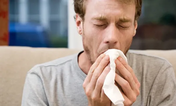 Το θαυματουργό μπαχαρικό για κρυολόγημα και  βήχα- 4 ακόμη λόγοι για να το χρησιμοποιήσετε