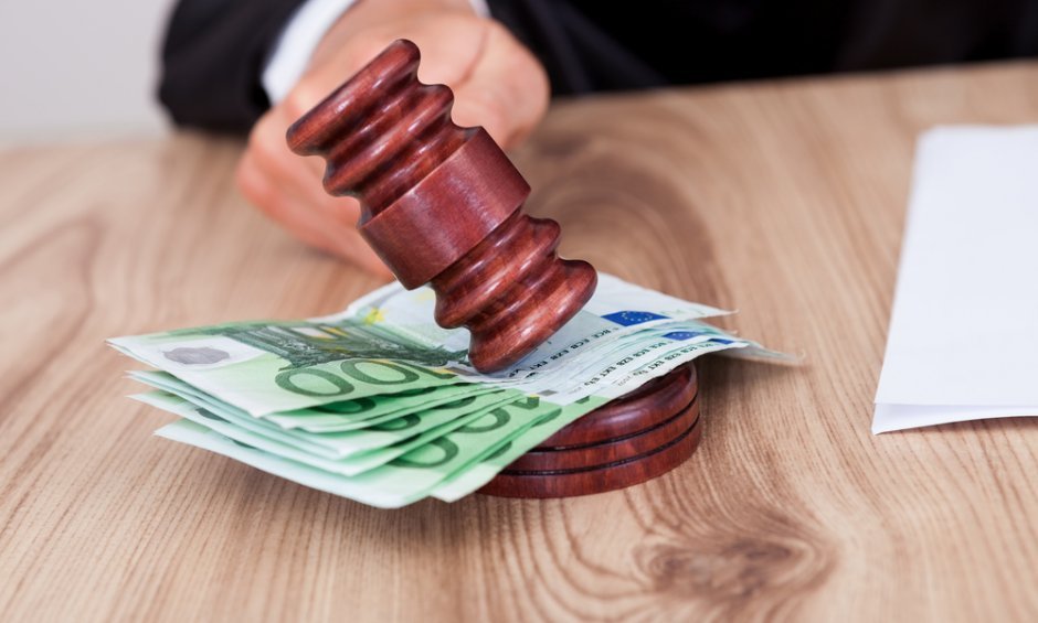 Δικαστική Απόφαση δικαιώνει δανειολήπτρια και ακυρώνει επιταγή προς πληρωμή της “Intrum Helass”