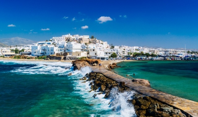 Ποιο ελληνικό νησί “εξυμνεί” η Βρετανία- “Πρόκειται για μυθικό τόπο όπου η Μητέρα φύση έχει τον πρώτο λόγο” γράφει η δημοφιλής εφημερίδα “The Sun”