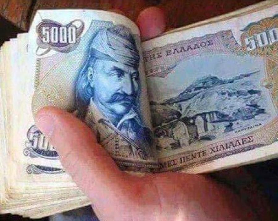 Τα κρυμμένα σύμβολα σε πεντοχίλιαρα και δολάρια που συνδέονται μεταξύ τους… Δεν τα είχε παρατηρήσει κανείς! Τα κρυμμένα σύμβολα σε πεντοχίλιαρα και δολάρια που συνδέονται μεταξύ τους… Δεν τα είχε παρατηρήσει κανείς!