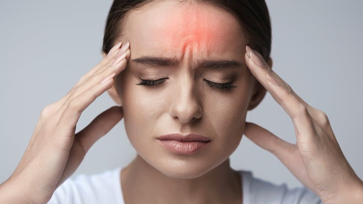 Πονοκέφαλος: 4 κόλπα για άμεση ανακούφιση χωρίς φάρμακα-Ποια  αναπάντεχη δραστηριότητα που μας βοηθάει αρκετά
