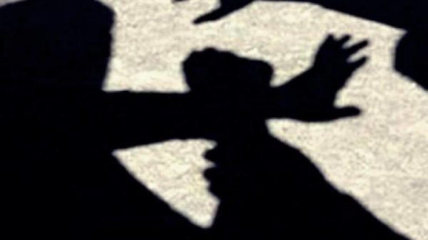 Θεσσαλονίκη: Ξυλοκόπησαν 17χρονο σε σχολικό χορό για τα μάτια μιας κοπέλας Θεσσαλονίκη: Ξυλοκόπησαν 17χρονο σε σχολικό χορό για τα μάτια μιας κοπέλας