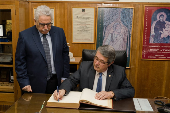 Η ΕΤΑΙΡΕΙΑ ΜΑΚΕΔΟΝΙΚΩΝ ΣΠΟΥΔΩΝ ΤΙΜΗΣΕ ΤΟ ΕΡΓΟ ΚΑΙ ΤΗΝ ΠΡΟΣΦΟΡΑ ΤΟΥ ΚΑΘΗΓΗΤΗ ΜΑΝΟΛΗ ΒΑΡΒΟΥΝΗ Η ΕΤΑΙΡΕΙΑ ΜΑΚΕΔΟΝΙΚΩΝ ΣΠΟΥΔΩΝ ΤΙΜΗΣΕ ΤΟ ΕΡΓΟ ΚΑΙ ΤΗΝ ΠΡΟΣΦΟΡΑ ΤΟΥ ΚΑΘΗΓΗΤΗ ΜΑΝΟΛΗ ΒΑΡΒΟΥΝΗ