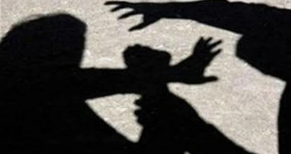 Γνωστός τράπερ έπεσε θύμα άγριου ξυλοδαρμού- Τον έγδυσαν και τον άφησαν γυμνό στο δρόμο για να τον εξευτελίσουν Γνωστός τράπερ έπεσε θύμα άγριου ξυλοδαρμού- Τον έγδυσαν και τον άφησαν γυμνό στο δρόμο για να τον εξευτελίσουν