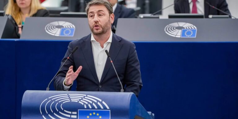 Παραιτείται ο Νίκος Ανδρουλάκης από τη θέση του ευρωβουλευτή Παραιτείται ο Νίκος Ανδρουλάκης από τη θέση του ευρωβουλευτή