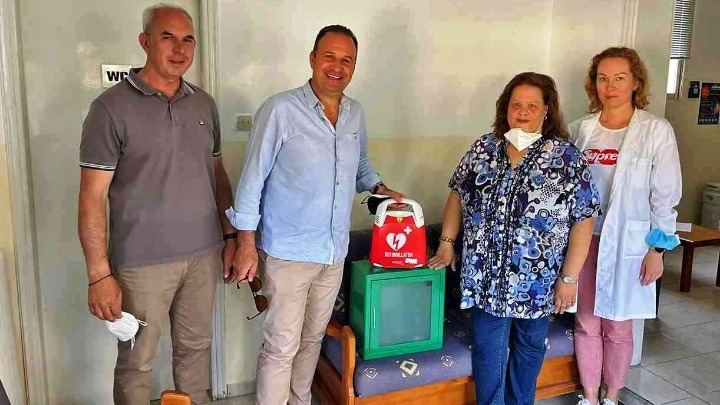 Ο δήμος Παγγαίου δημιουργεί εκτεταμένο δίκτυο εξωτερικών απινιδωτών Ο δήμος Παγγαίου δημιουργεί εκτεταμένο δίκτυο εξωτερικών απινιδωτών