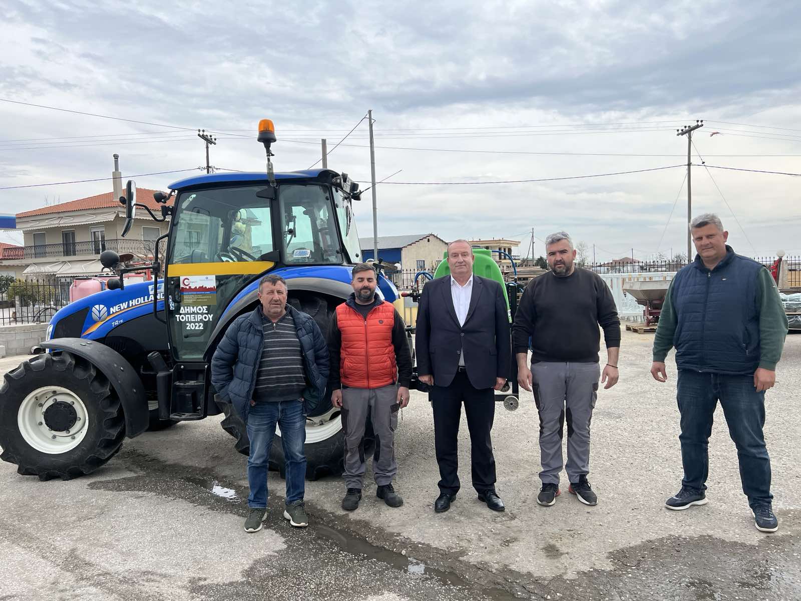 Δωρεά σύγχρονων παρελκόμενων και εξοπλισμού για μηχανήματα έργου στο Δήμο Τοπείρου Δωρεά σύγχρονων παρελκόμενων και εξοπλισμού για μηχανήματα έργου στο Δήμο Τοπείρου