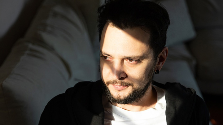 Σώζος Λυμπερόπουλος – Σαν σκιά: Το νέο τραγούδι και Music Video του πολλά υποσχόμενου τραγουδοποιού Σώζος Λυμπερόπουλος – Σαν σκιά: Το νέο τραγούδι και Music Video του πολλά υποσχόμενου τραγουδοποιού