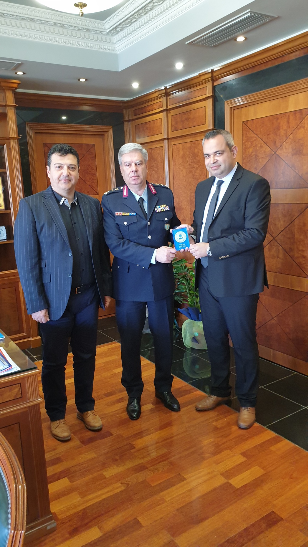 Συνάντηση της Ένωσης Αξιωματικών ΕΛ.ΑΣ ΑΜ-Θ με τον Αρχηγό της Ελληνικής Αστυνομίας Συνάντηση της Ένωσης Αξιωματικών ΕΛ.ΑΣ ΑΜ-Θ με τον Αρχηγό της Ελληνικής Αστυνομίας