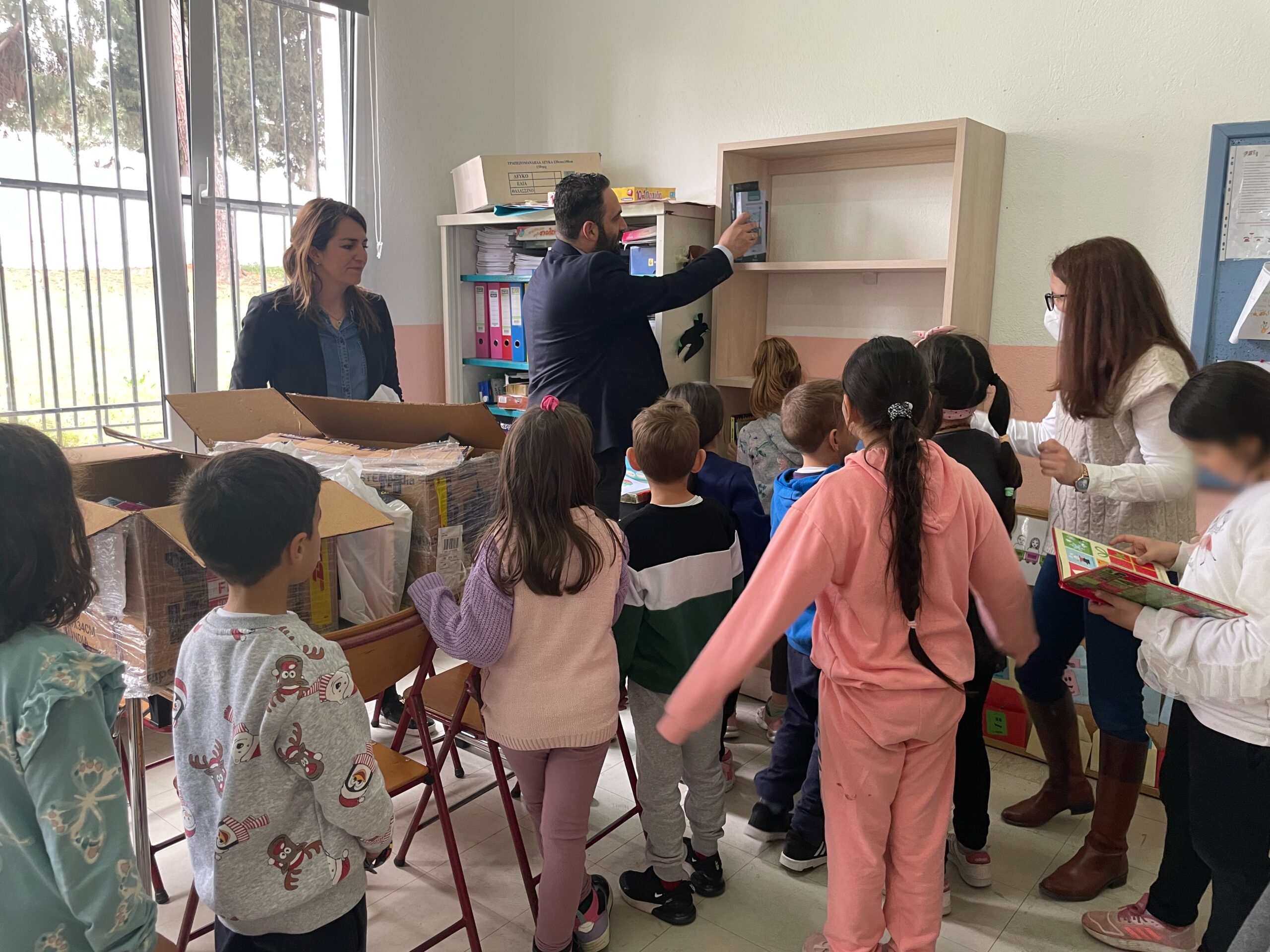 Τέσσερις νέες δανειστικές βιβλιοθήκες για σχολεία της πρωτοβάθμιας εκπαίδευσης, από το Επαγγελματικό & Βιοτεχνικό Επιμελητήριο Ροδόπης Τέσσερις νέες δανειστικές βιβλιοθήκες για σχολεία της πρωτοβάθμιας εκπαίδευσης, από το Επαγγελματικό & Βιοτεχνικό Επιμελητήριο Ροδόπης