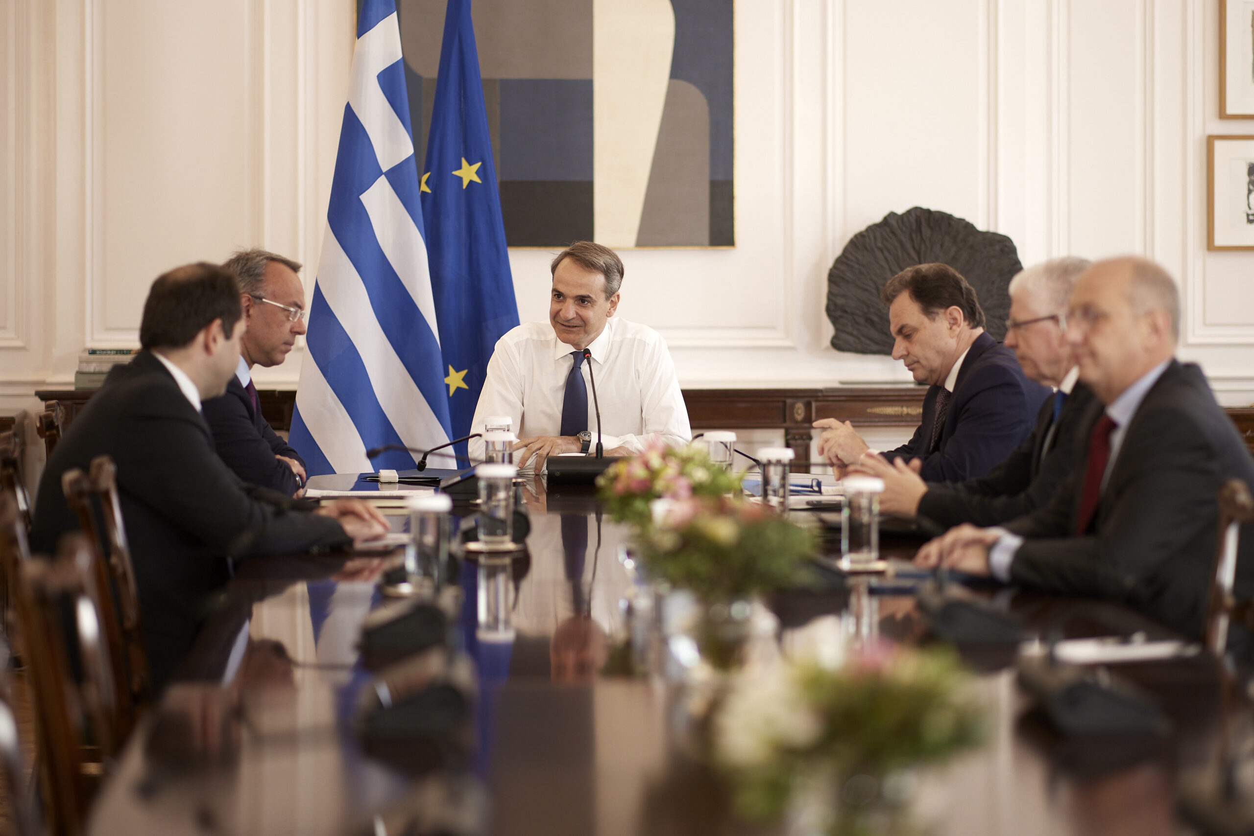 Σύσκεψη υπό τον Πρωθυπουργό Κυριάκο Μητσοτάκη με αντικείμενο τις καταβολές αποζημιώσεων και έκτακτων ενισχύσεων σε αγρότες και κτηνοτρόφους Σύσκεψη υπό τον Πρωθυπουργό Κυριάκο Μητσοτάκη με αντικείμενο τις καταβολές αποζημιώσεων και έκτακτων ενισχύσεων σε αγρότες και κτηνοτρόφους