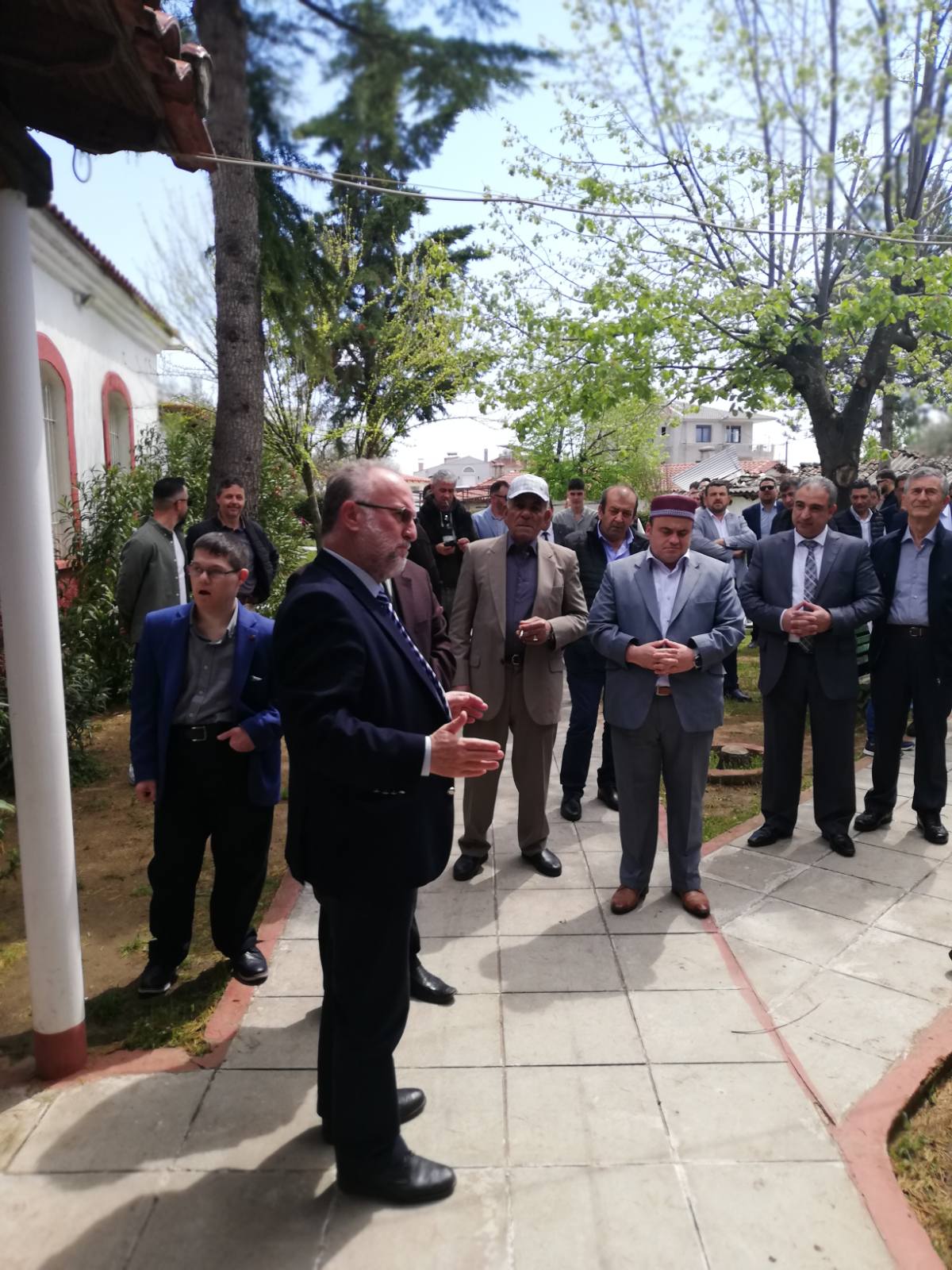 Ο Δήμαρχος Μαρώνειας-Σαπών Ντίνος Χαριτόπουλος επισκέφτηκε μουσουλμανικά τεμένη για τη γιορτή του Μπαϊραμιού (φωτος) Ο Δήμαρχος Μαρώνειας-Σαπών Ντίνος Χαριτόπουλος επισκέφτηκε μουσουλμανικά τεμένη για τη γιορτή του Μπαϊραμιού (φωτος)