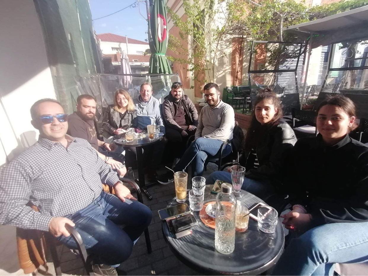 Διάλογος του υποψηφίου βουλευτή Ροδόπης ΣΥΡΙΖΑ-ΠΣ Δημήτρη Χαρίτου με νέους και νέες της Κομοτηνής Διάλογος του υποψηφίου βουλευτή Ροδόπης ΣΥΡΙΖΑ-ΠΣ Δημήτρη Χαρίτου με νέους και νέες της Κομοτηνής