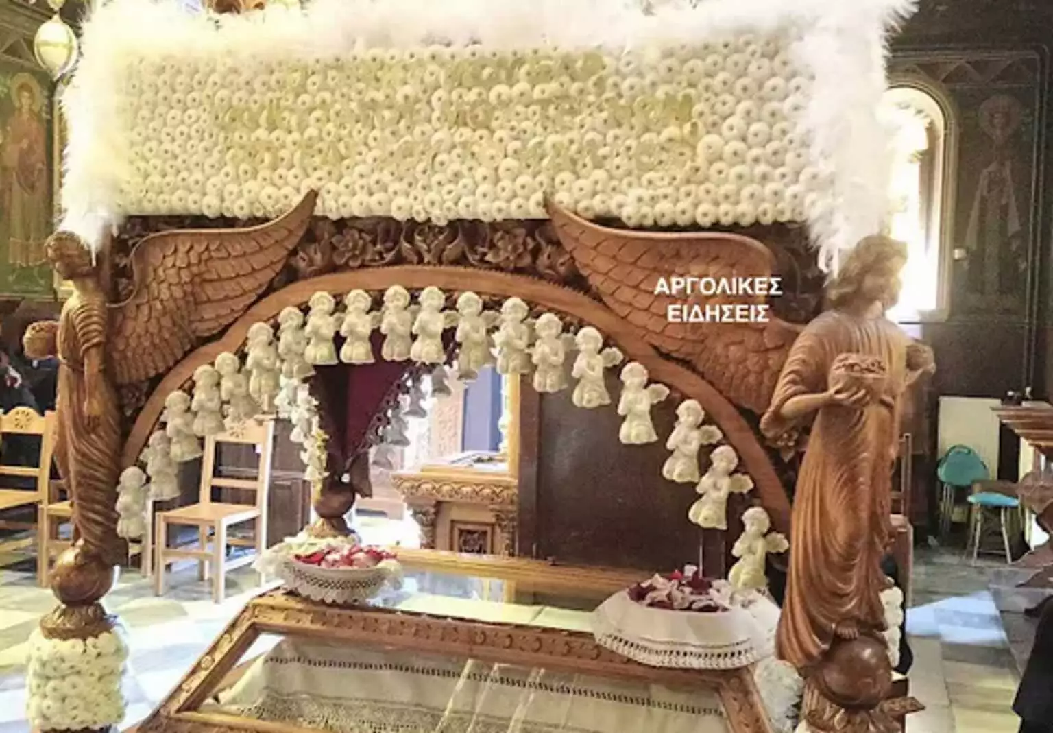 Επιτάφιος για τα θύματα της τραγωδίας των Τεμπών Επιτάφιος για τα θύματα της τραγωδίας των Τεμπών