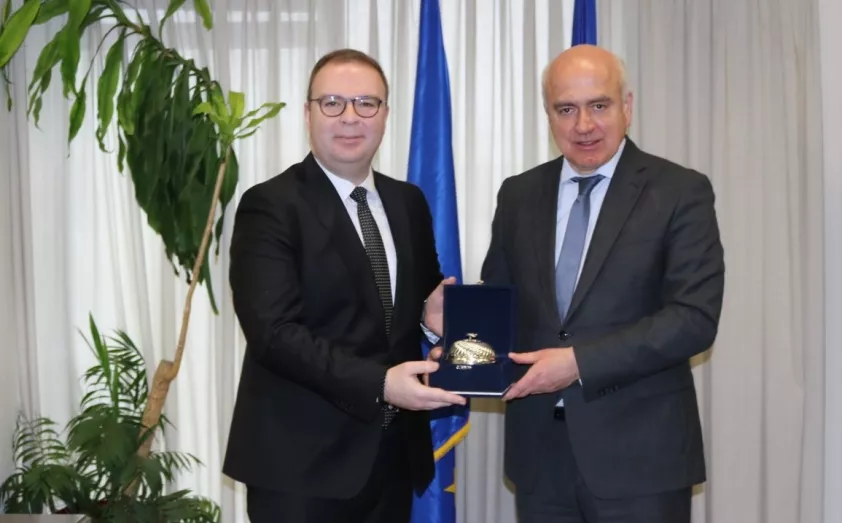 Ο Χρήστος Μέτιος συναντήθηκε το νέο γενικό πρόξενο της Τουρκίας στην Κομοτηνή Ο Χρήστος Μέτιος συναντήθηκε το νέο γενικό πρόξενο της Τουρκίας στην Κομοτηνή