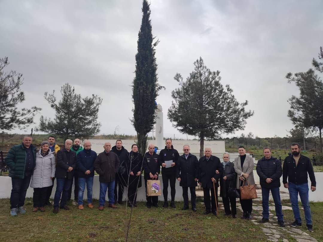 Ο δρομέας Στέργιος Αράπογλου κατέθεσε στεφάνι στο Μνημείο πεσόντων στην Ξυλαγανή Ροδόπης