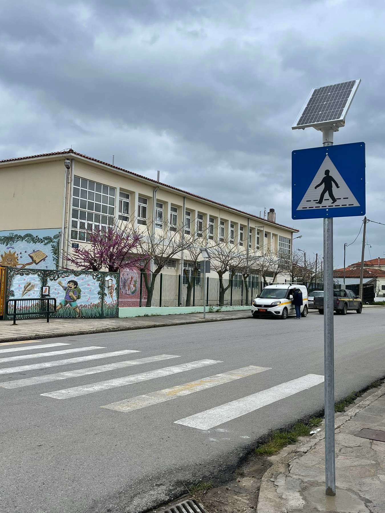 Τοποθέτηση φωτοβολταϊκών συστημάτων αναγγελίας σε διαβάσεις πεζών στις Φέρες