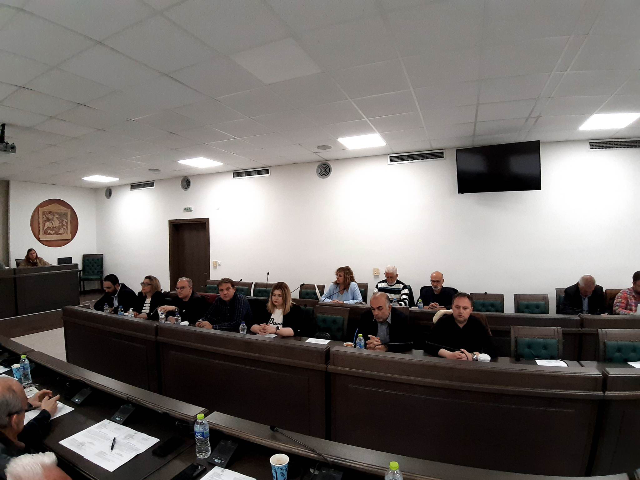 Κομοτηνή: Συνεδρίασε εκτάκτως, λόγω των επικείμενων βουλευτικών εκλογών, το Δημοτικό Συμβούλιο Κομοτηνής (φωτος+videos) Κομοτηνή: Συνεδρίασε εκτάκτως, λόγω των επικείμενων βουλευτικών εκλογών, το Δημοτικό Συμβούλιο Κομοτηνής (φωτος+videos)