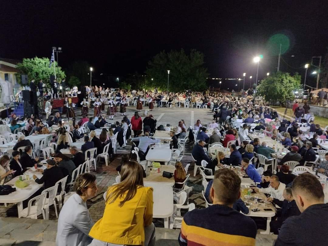 Πολιτιστικός Σύλλογος Παραδημής & Φίλων: Μεγάλη επιτυχία το πανηγύρι των Αγίων Κων/νου και Ελένης (φωτος) Πολιτιστικός Σύλλογος Παραδημής & Φίλων: Μεγάλη επιτυχία το πανηγύρι των Αγίων Κων/νου και Ελένης (φωτος)