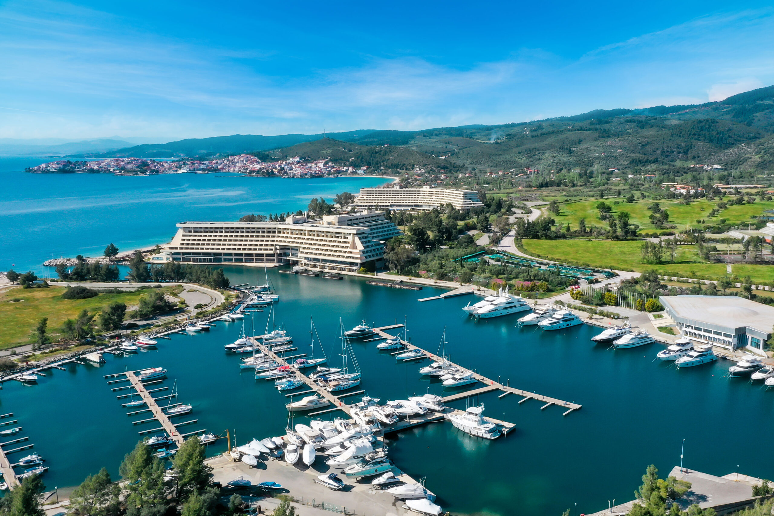 Tο μαγευτικό PORTO CARRAS γίνεται νέος προορισμός για τη διεθνή πολυτελή κρουαζιέρα Tο μαγευτικό PORTO CARRAS γίνεται νέος προορισμός για τη διεθνή πολυτελή κρουαζιέρα